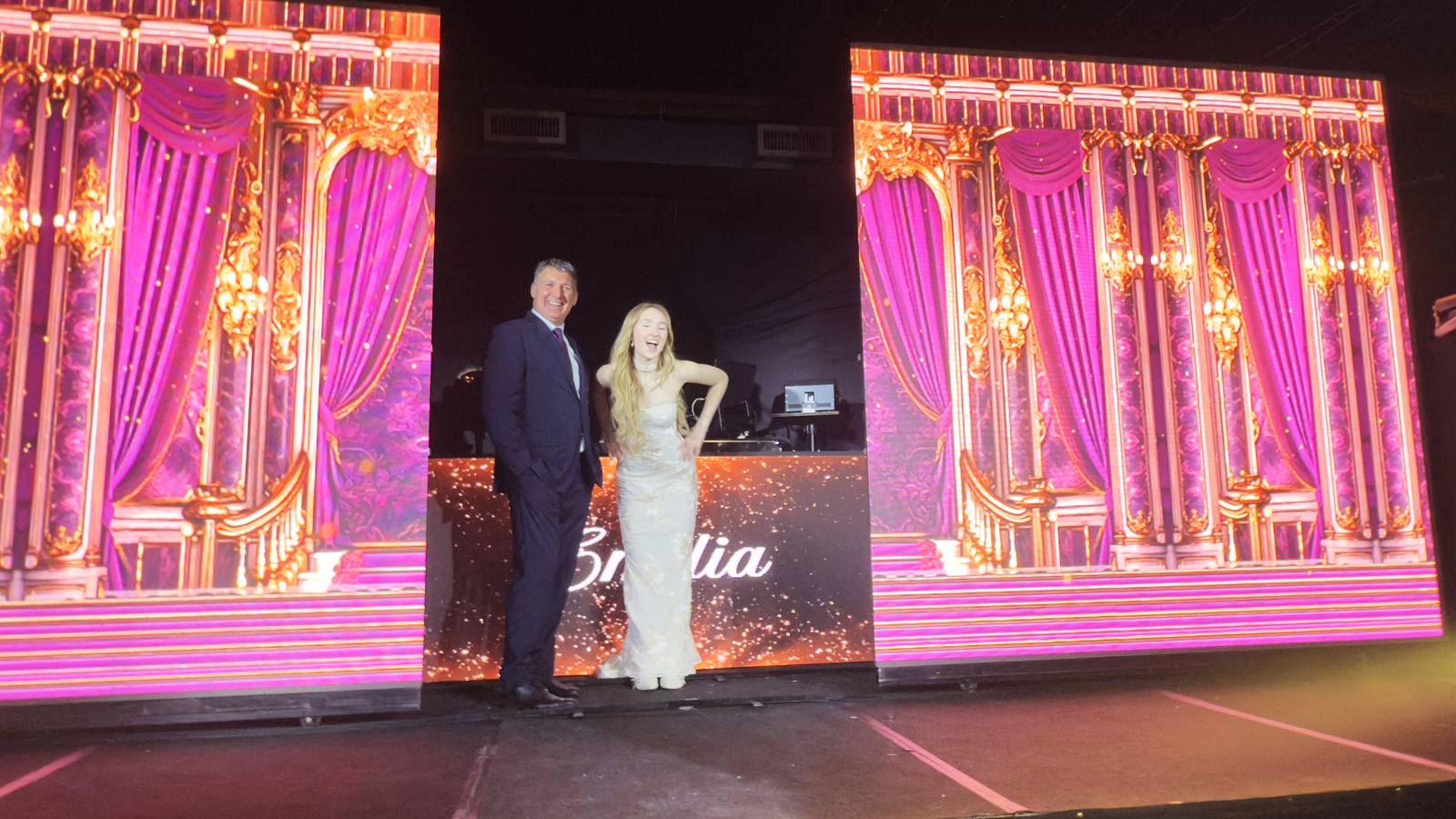 Pantalla de apertura para entrada de Emilia