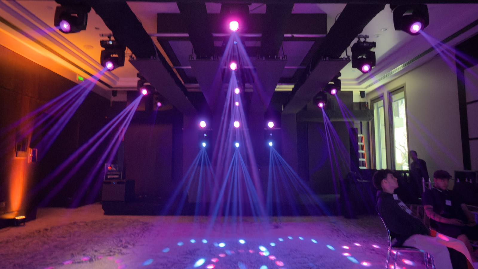 Ambientación completa de salón para boda